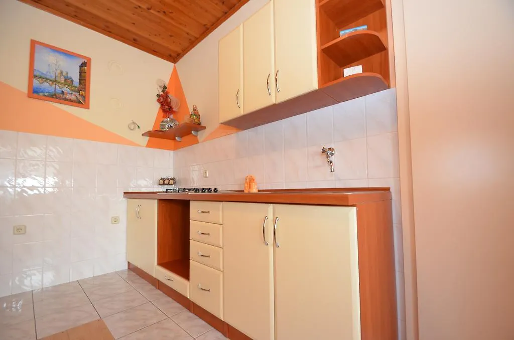 Apartments Europa Starigrad Paklenica 3*,