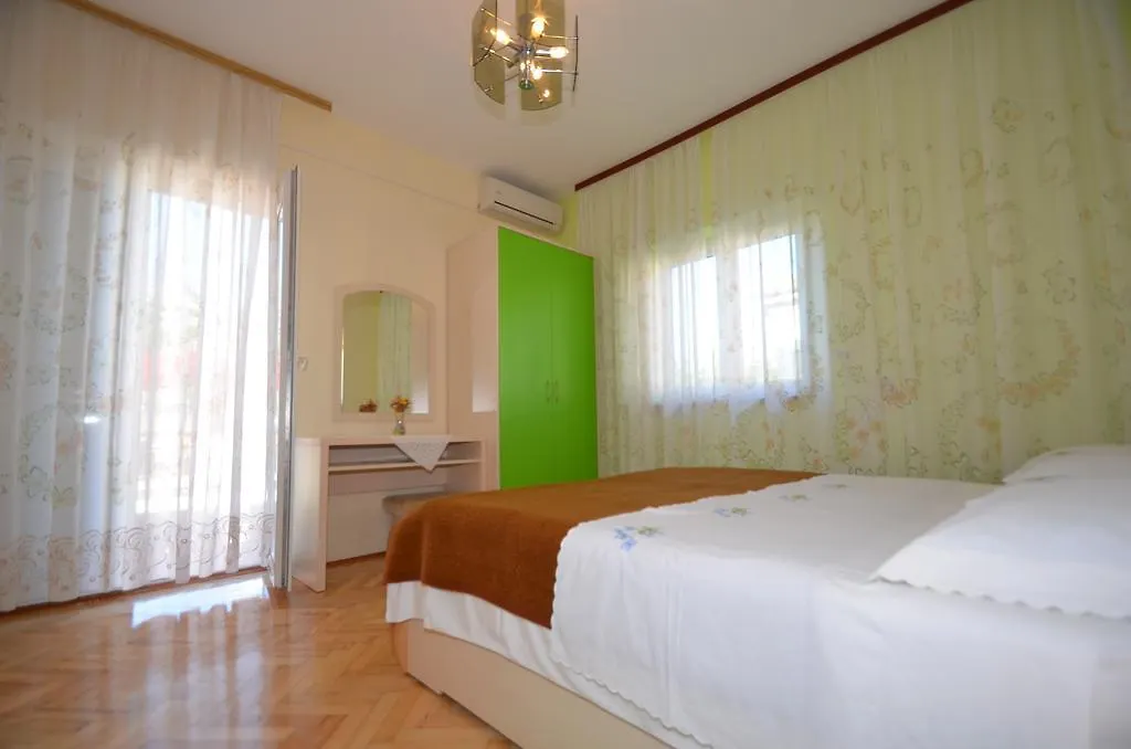 Apartments Europa Starigrad Paklenica 3*,  Chorwacja