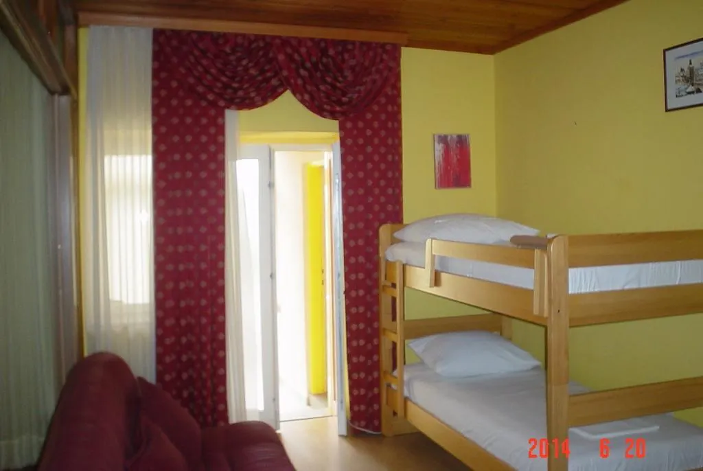 Apartments Europa Starigrad Paklenica Bed & Breakfast