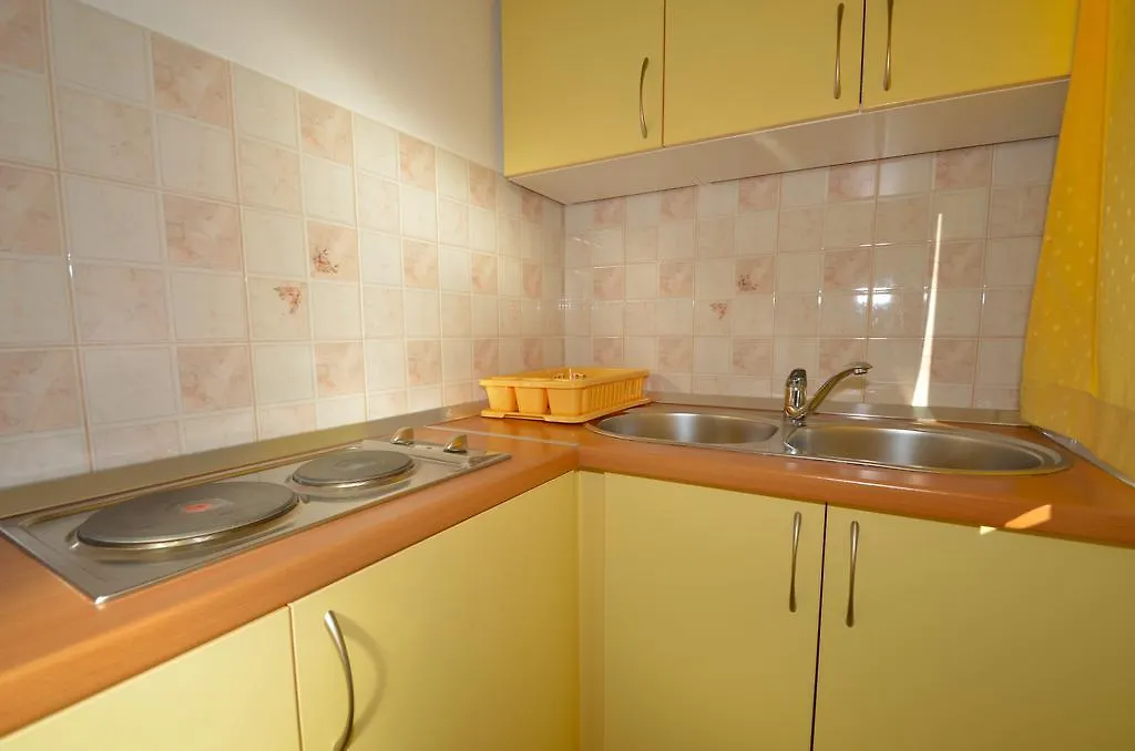Apartments Europa Starigrad Paklenica Bed & Breakfast