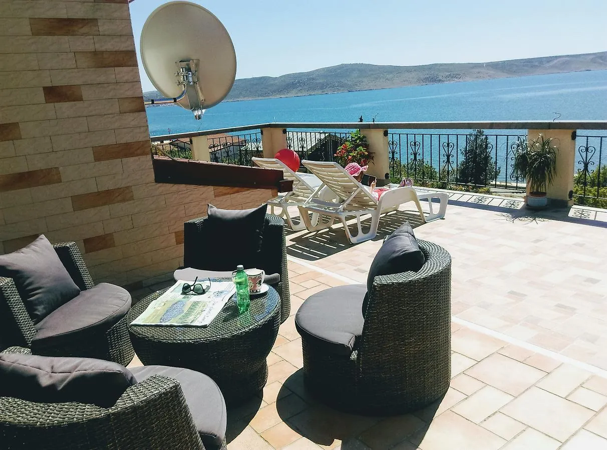 Apartments Europa Starigrad Paklenica 3*,